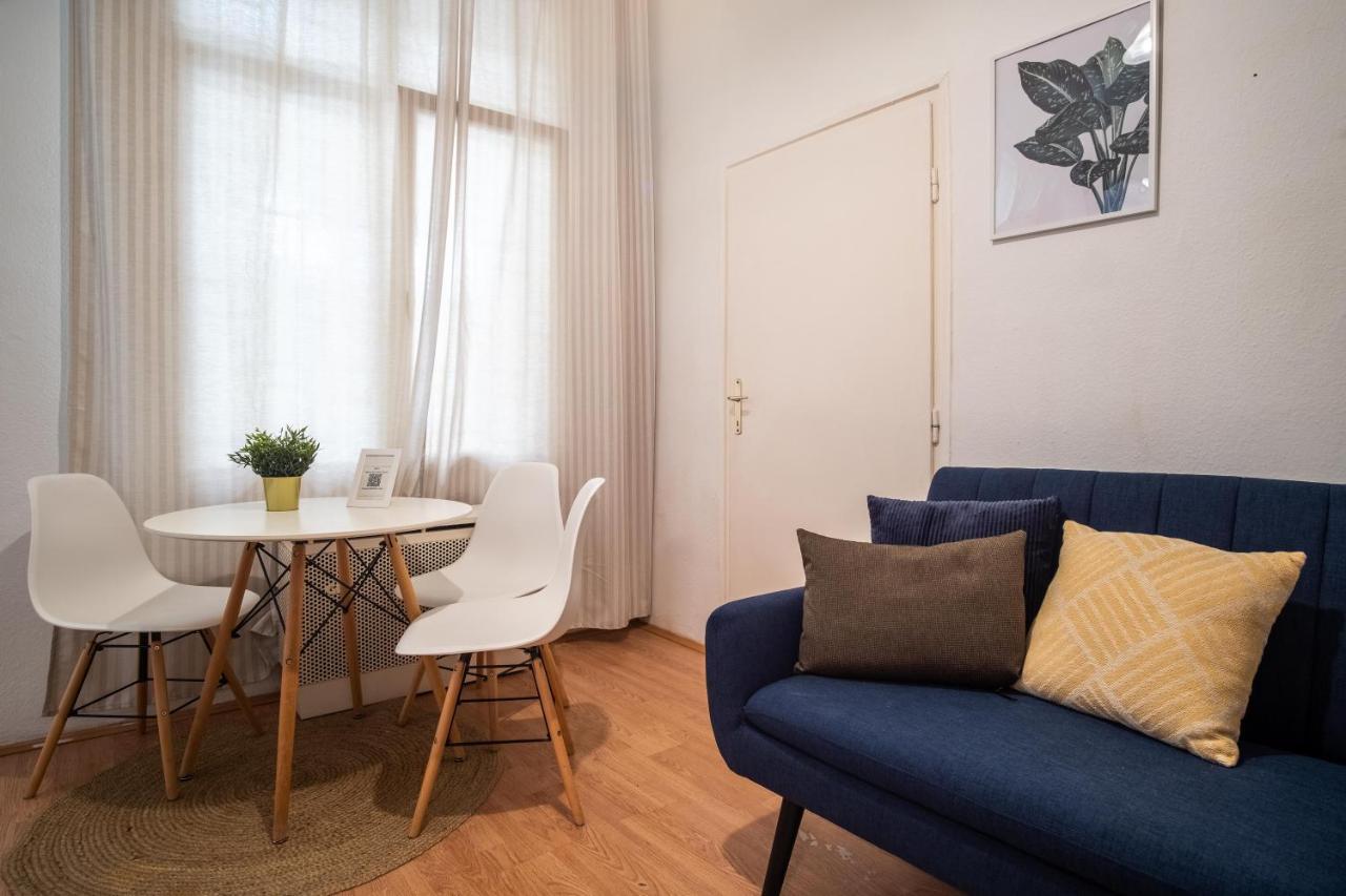 Very Central 1-Br Apt With Patio Lejlighed Budapest Eksteriør billede